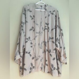 Reitmans Beige and Black Leaf Print Kimono Top
